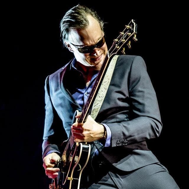 Notches Joe Bonamassa Fuzzy Hound The Music Blog