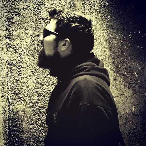 Κίνδυνος Εξόδου Ηλίας Σκούρας Fuzzy Hound The Music Blog