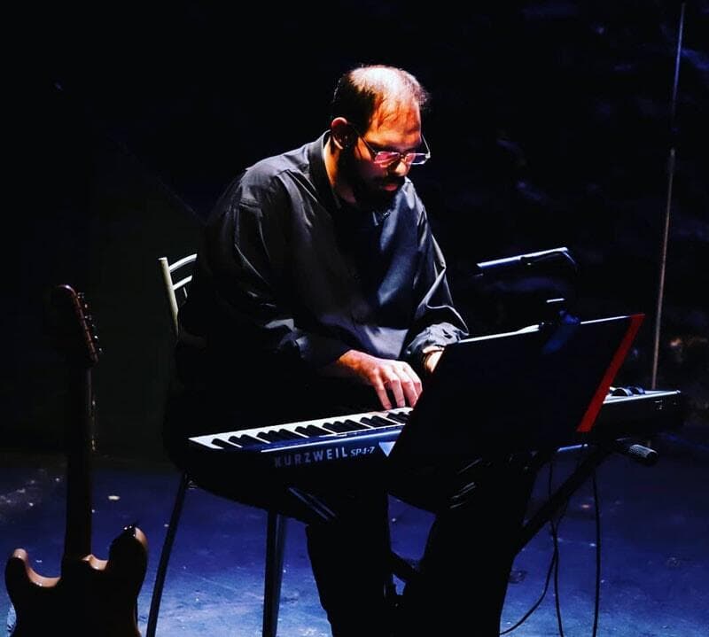 Στα Τέσσερα Fuzzy Hound The Music Blog