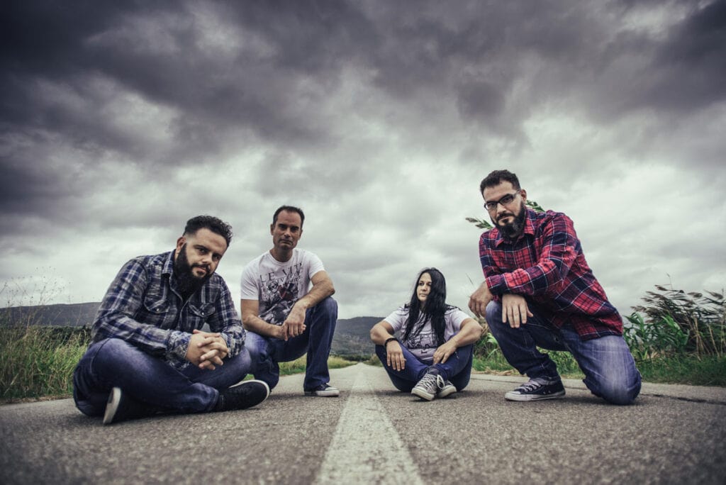 The Magic Bus Το Κάστρο Fuzzy Hound The Music Blog